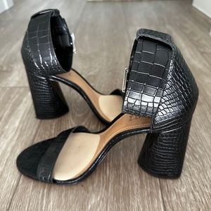 schutz  faux snake skin upper leather heels women 7.5 made in Brazil